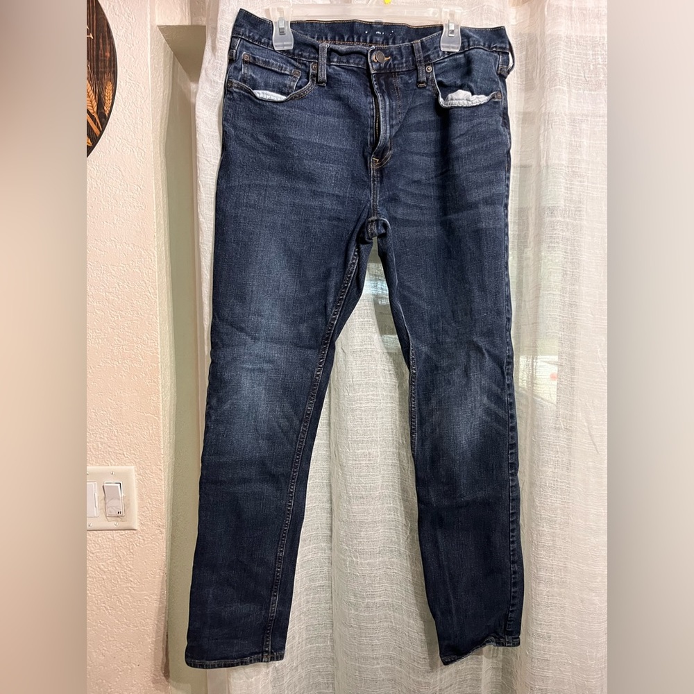 Bundle of 2 Men’s Old Navy Jeans